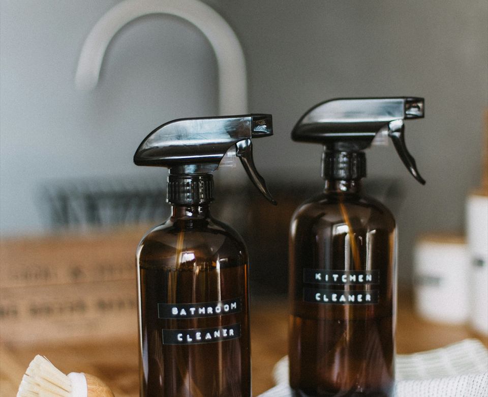 Flacons de produits d’entretien professionnels